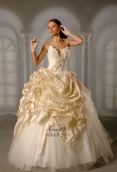Продам или здам на прокат свадебное платье от дизайнера О. Мухи