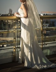 Изысканное свадебное платье со шдейфом