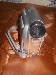 продам видеокамеру Canon MD110Е