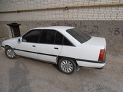 Продам Opel Omega белого цвета.