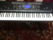 Синтезатор BRAVIS KB-930.
